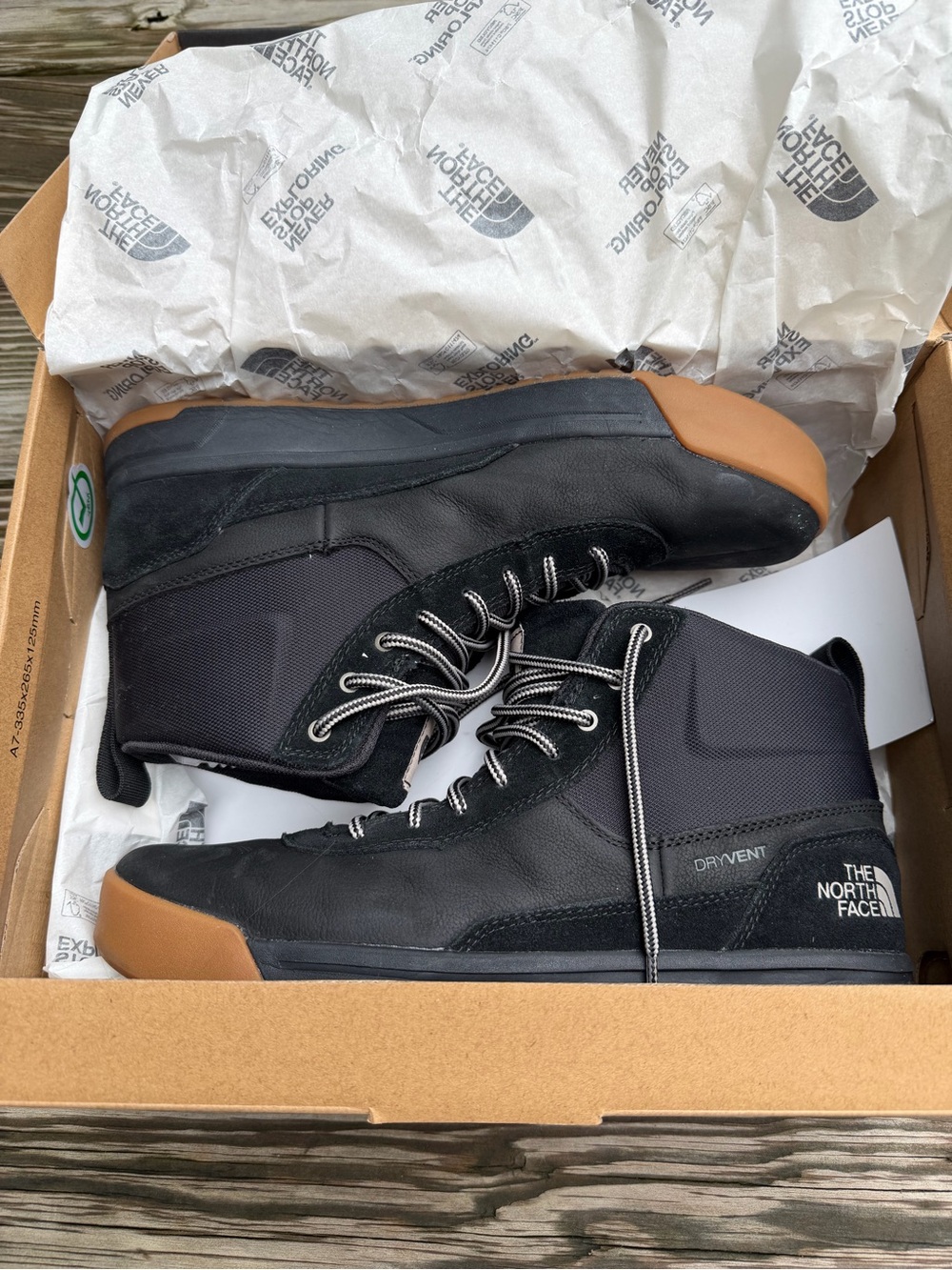 The North Face Men's Larimer Mid Waterproof Boots Black/ Gray Sz 11 Retail $139